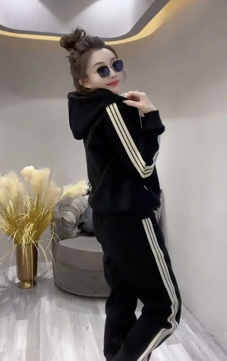 Fashionable Loose Sweatshirt Set Women&