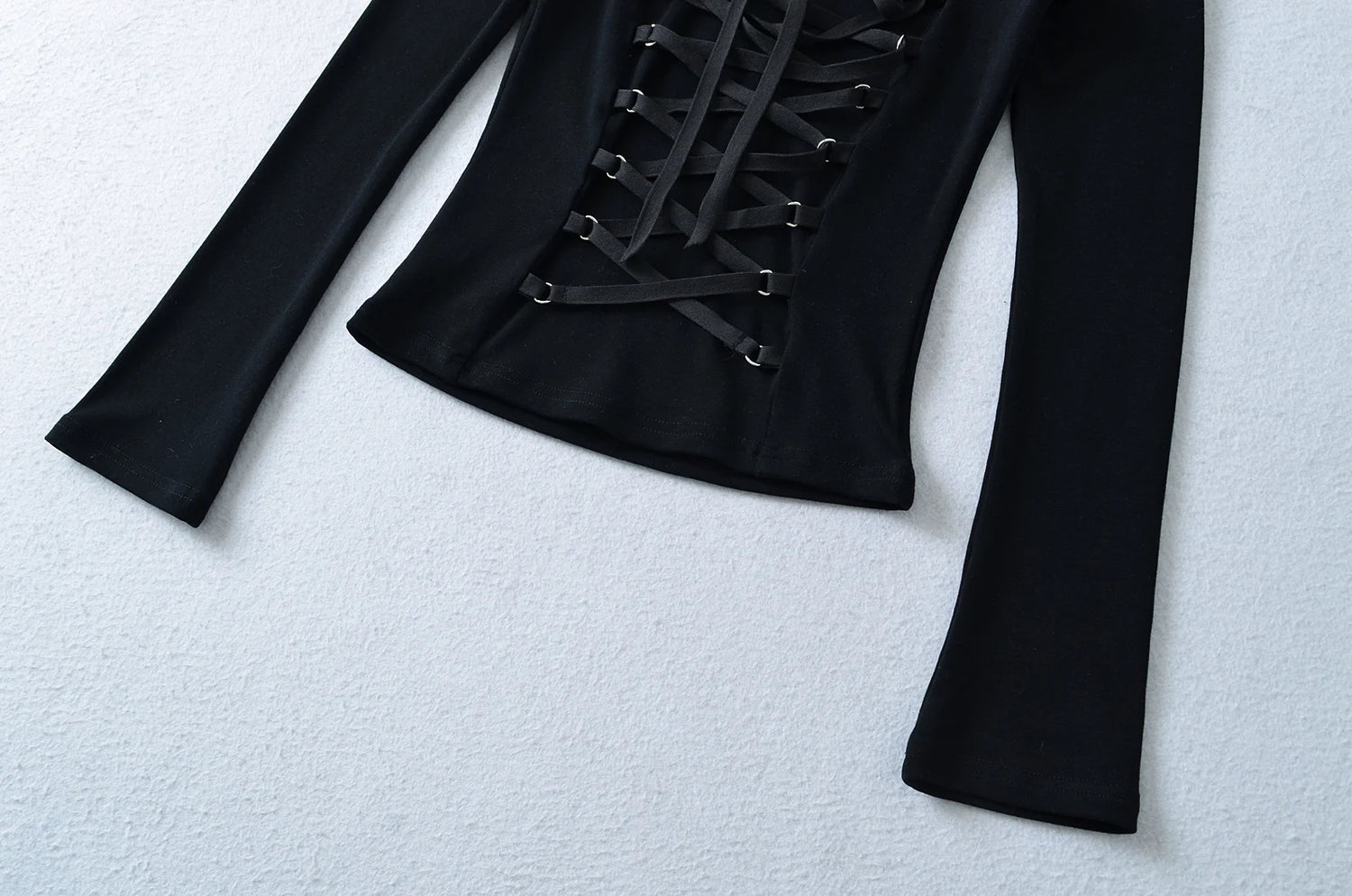 Crisluvᵀᴹ Women’s Y2K Lace-Up V-Neck Cropped Long Sleeve Top