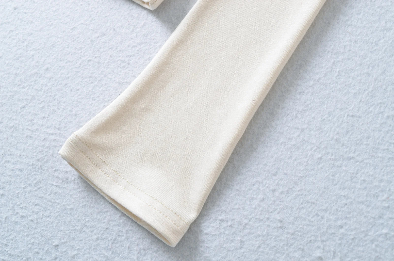 Crisluvᵀᴹ Women’s Y2K Lace-Up V-Neck Cropped Long Sleeve Top