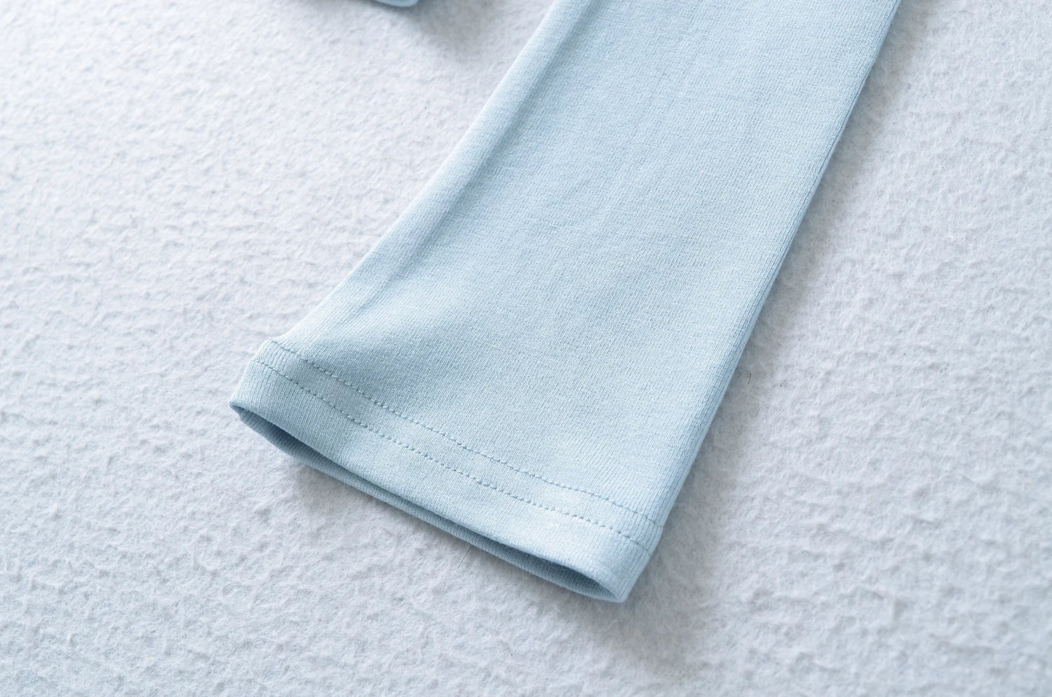 Crisluvᵀᴹ Women’s Y2K Lace-Up V-Neck Cropped Long Sleeve Top