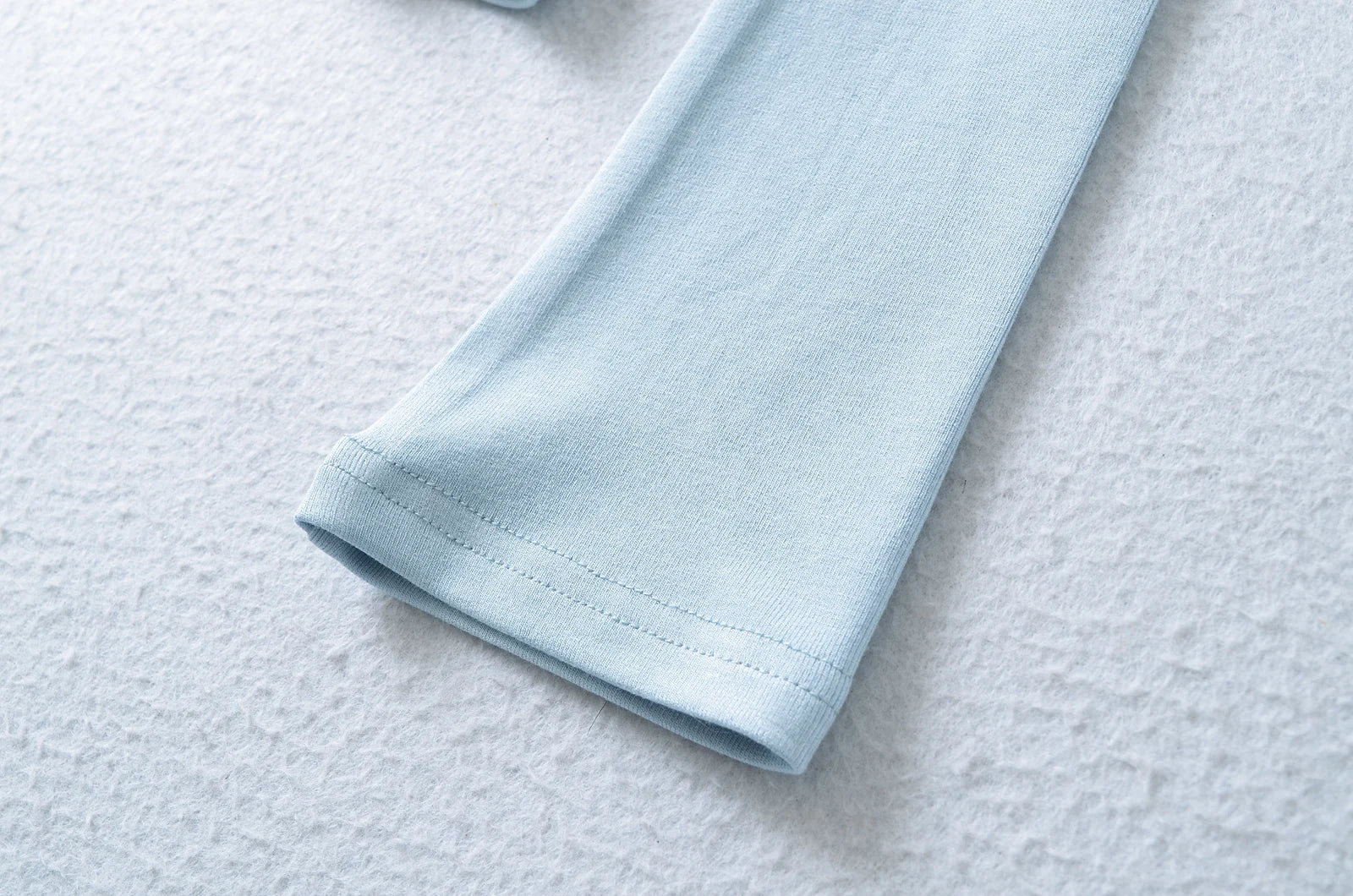 Crisluvᵀᴹ Women’s Y2K Lace-Up V-Neck Cropped Long Sleeve Top