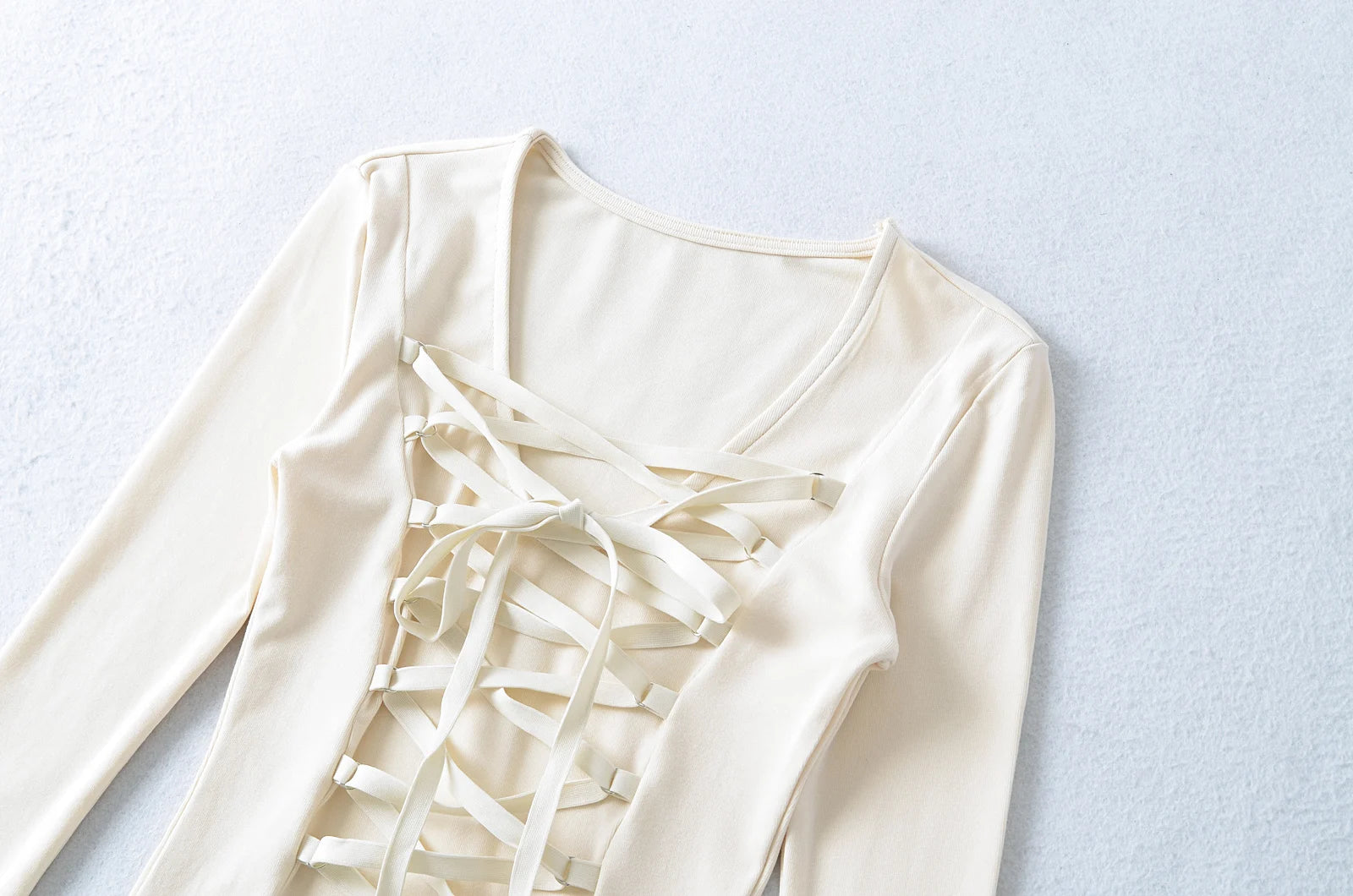 Crisluvᵀᴹ Women’s Y2K Lace-Up V-Neck Cropped Long Sleeve Top