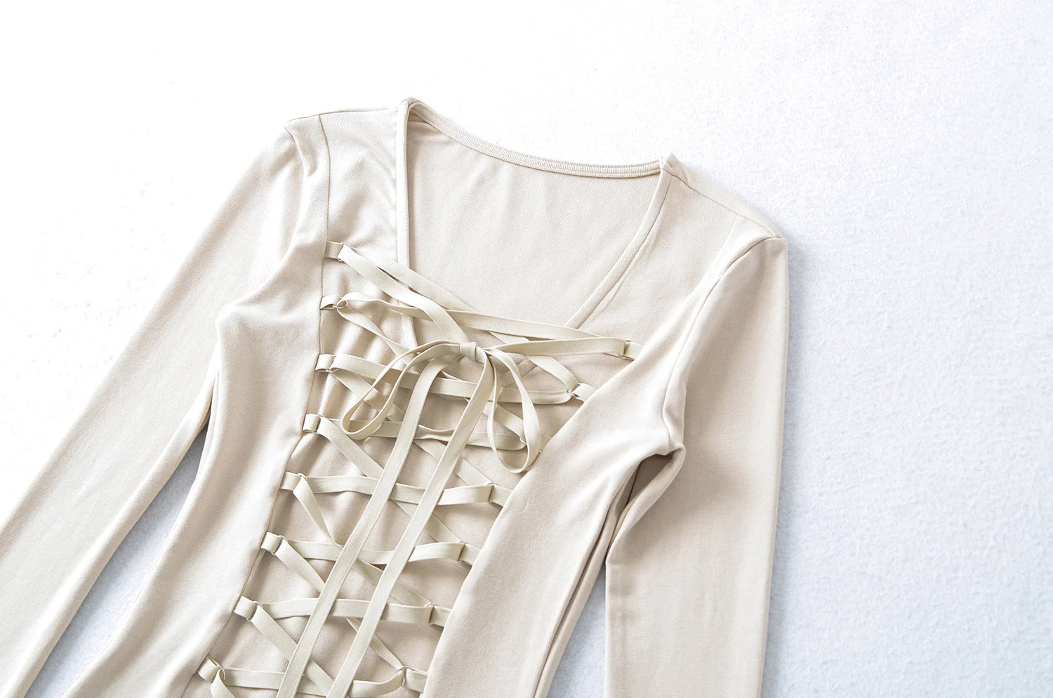 Crisluvᵀᴹ Women’s Y2K Lace-Up V-Neck Cropped Long Sleeve Top