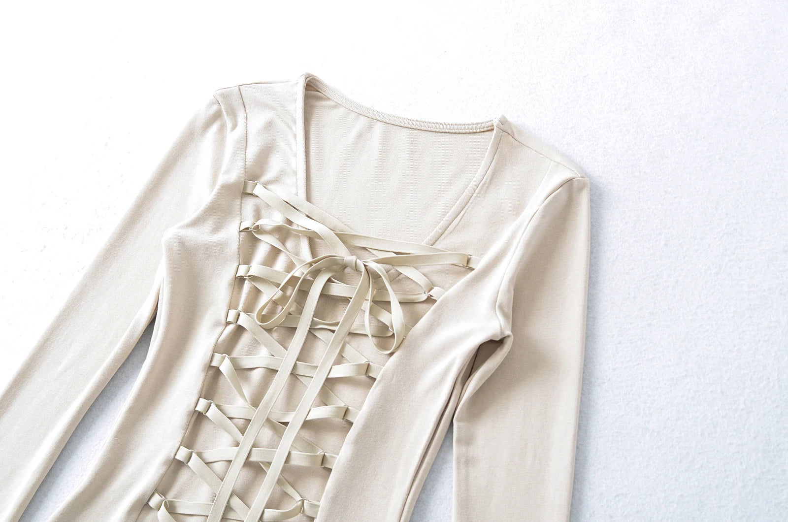 Crisluvᵀᴹ Women’s Y2K Lace-Up V-Neck Cropped Long Sleeve Top