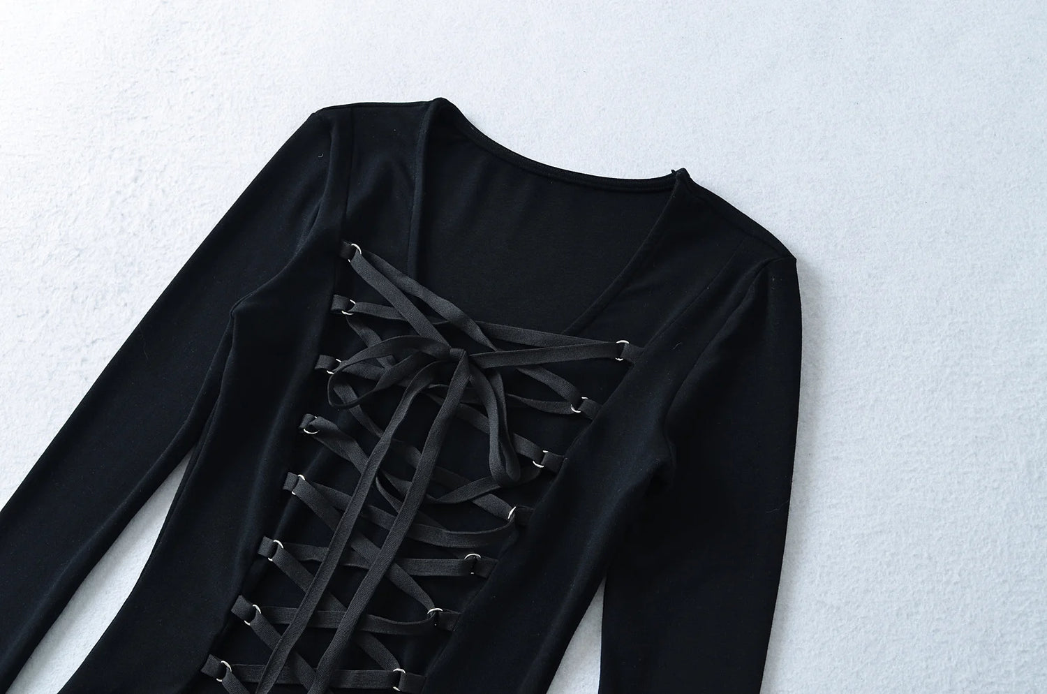 Crisluvᵀᴹ Women’s Y2K Lace-Up V-Neck Cropped Long Sleeve Top