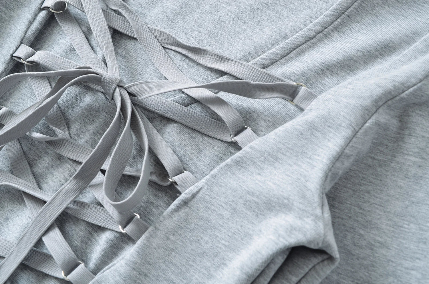 Crisluvᵀᴹ Women’s Y2K Lace-Up V-Neck Cropped Long Sleeve Top