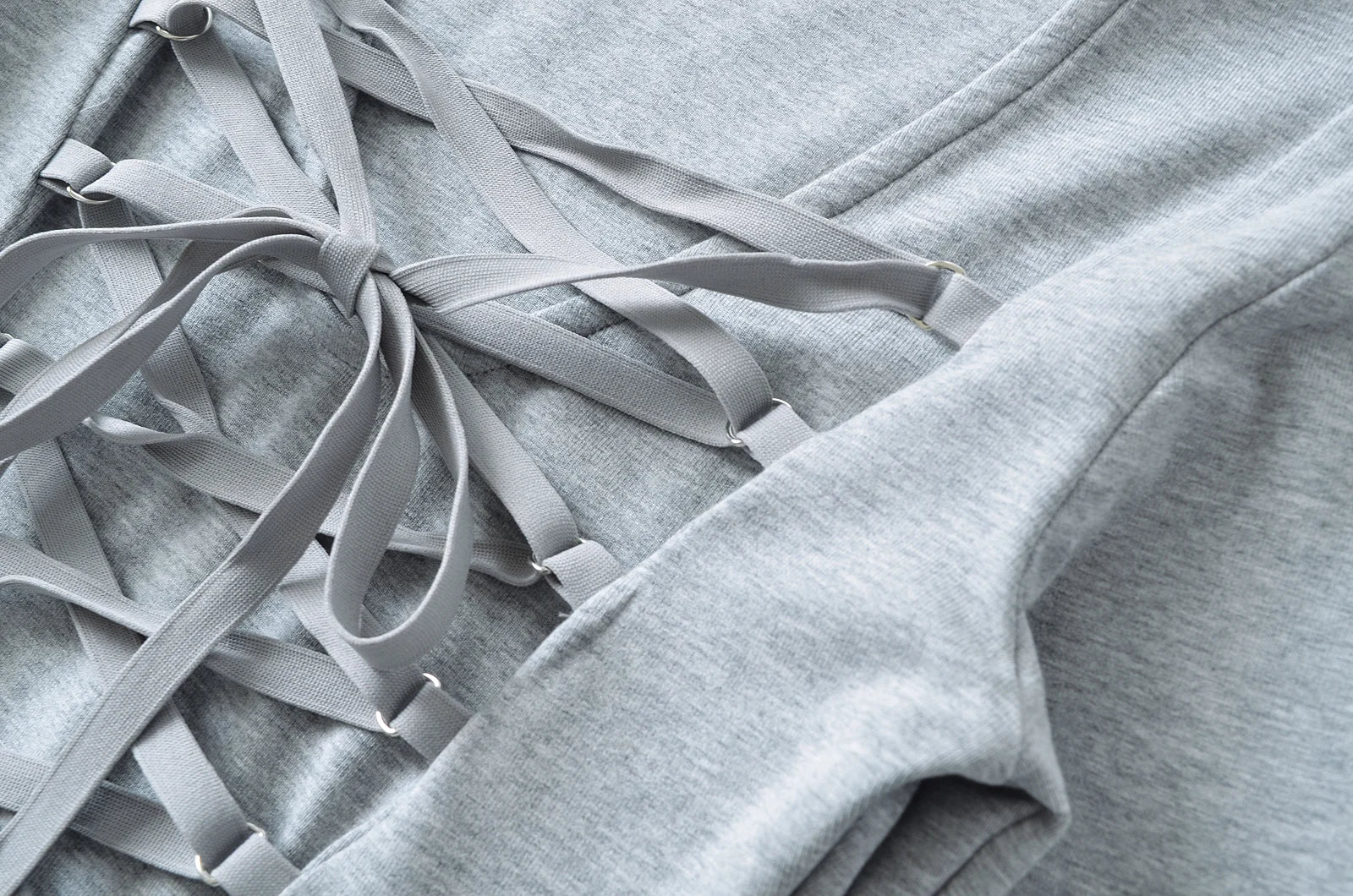 Crisluvᵀᴹ Women’s Y2K Lace-Up V-Neck Cropped Long Sleeve Top